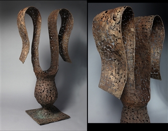 The Warren Vase
Bronze
57" x 36" x 20"